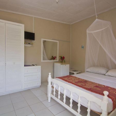 Keegans Beachside Hotel Bequia Island Kültér fotó
